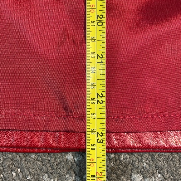Danier red leather pencil skirt made in Canada - Picture 14 of 17